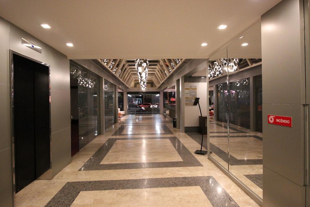 Boulevard Plaza