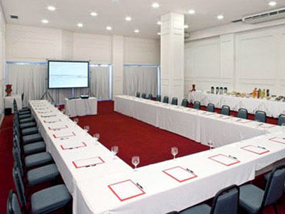 Boulevard Plaza Hotel 4*